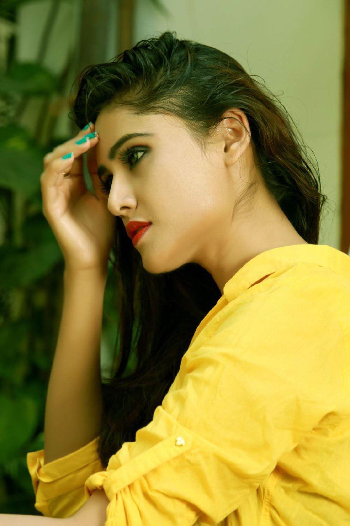 Sony Charishta Latest Hot Stills