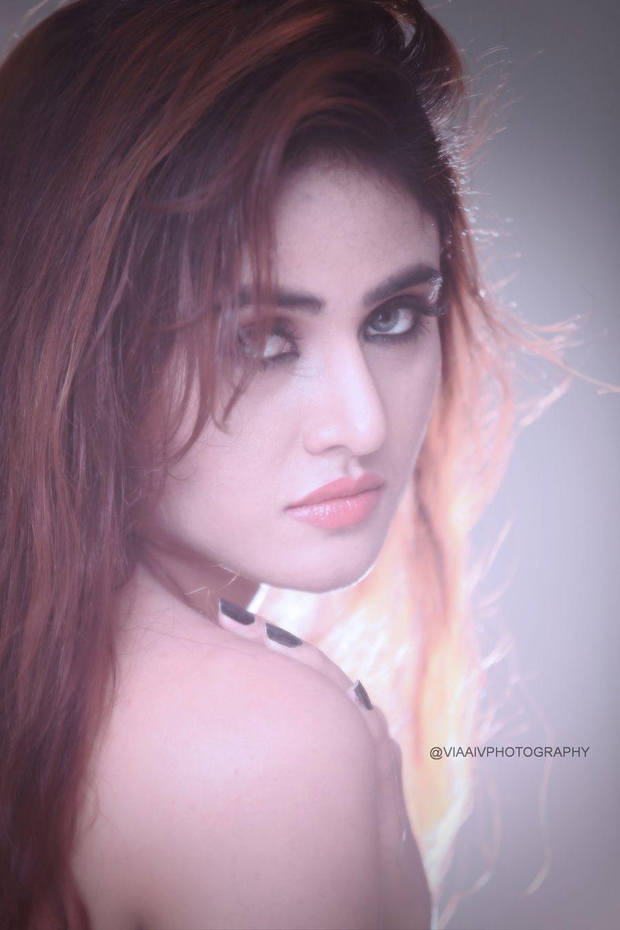 Sony Charista Glam Stills