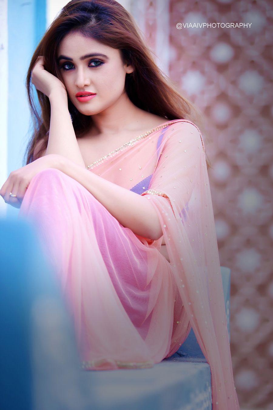Sony Charista Glam Stills