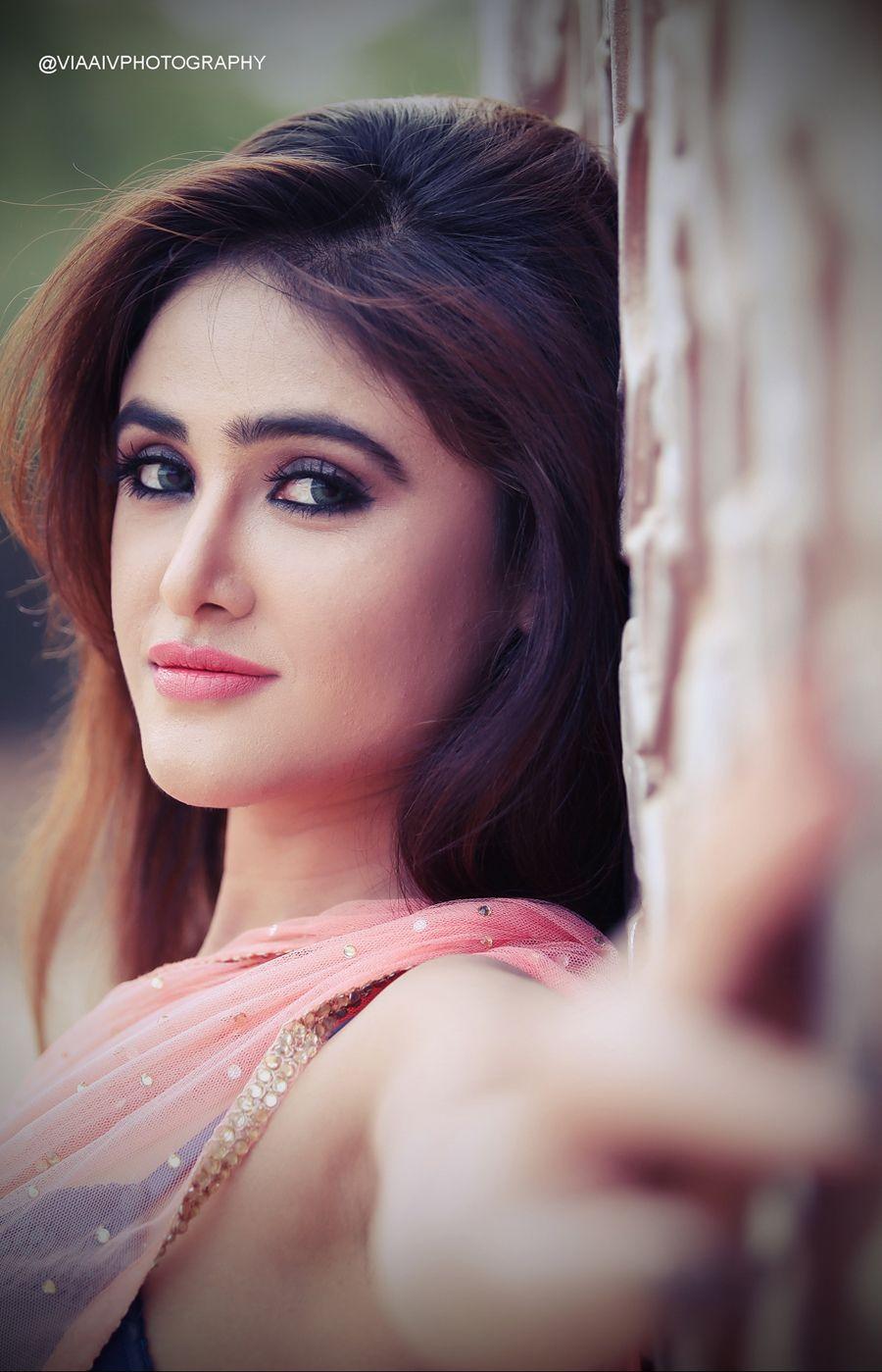 Sony Charista Glam Stills
