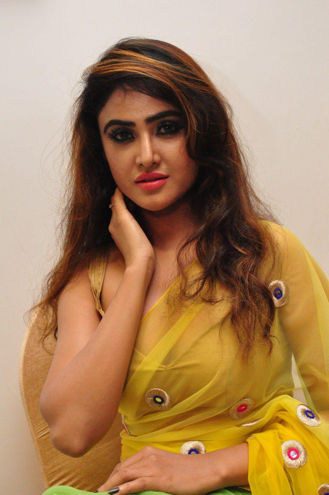 Sony Charista Sexy Pics
