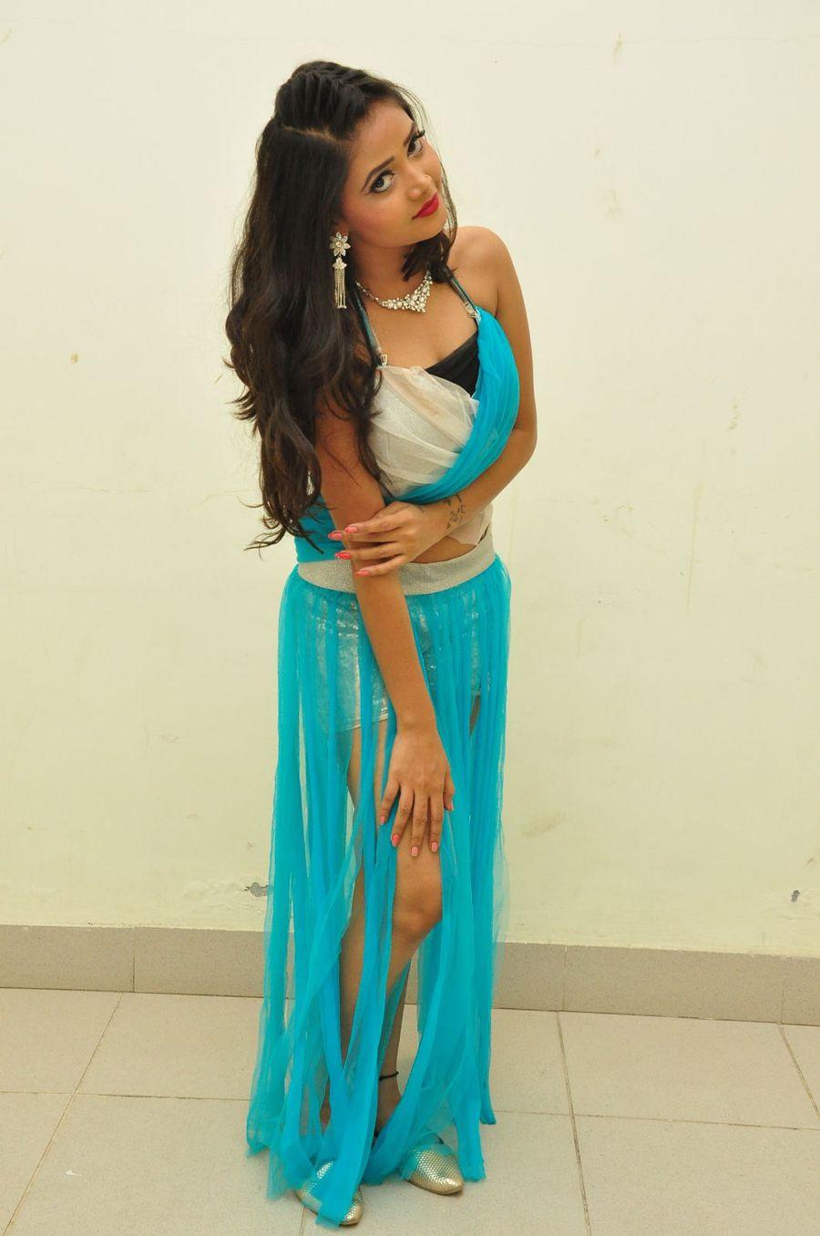 Sreya Vyaas New Pics