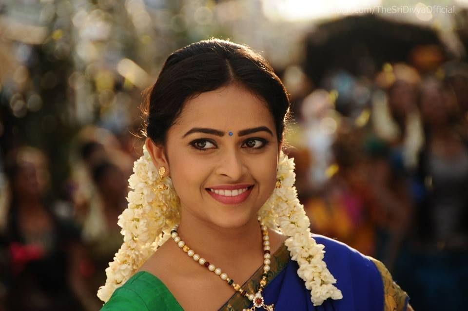 Photo Gallery - Actresses - Sri Divya Images