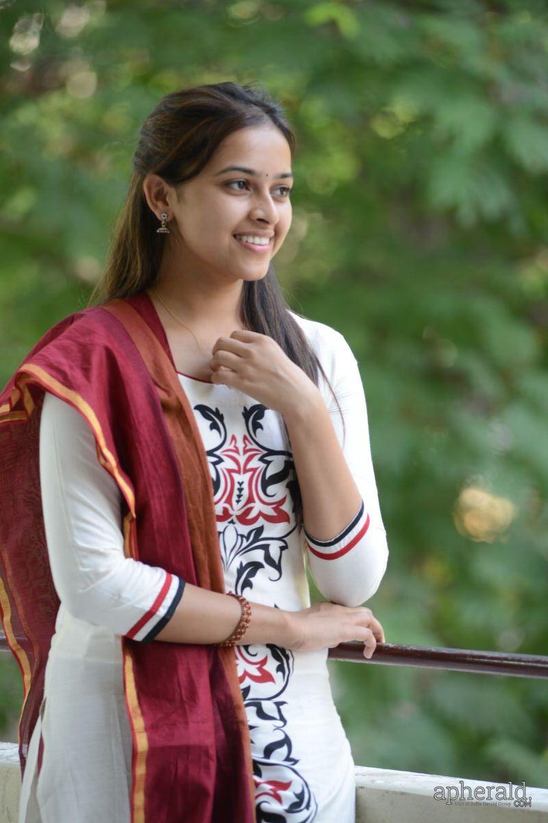 Sri Divya Beautiful Pics