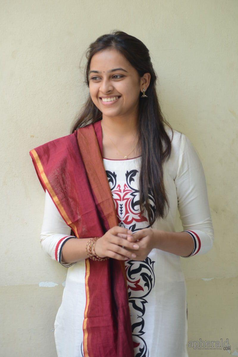 Sri Divya Beautiful Pics