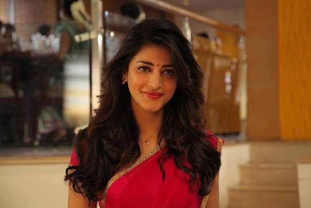 Sruthi Hasan Rare Hot Pics