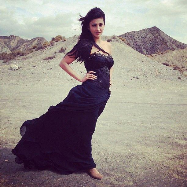 Sruthi Hasan Rare Hot Pics