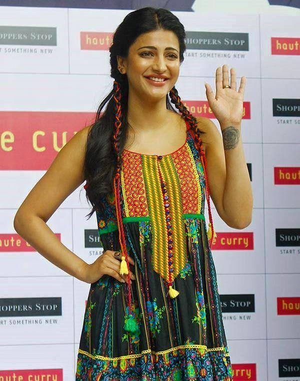 Sruthi Hasan Rare Hot Pics