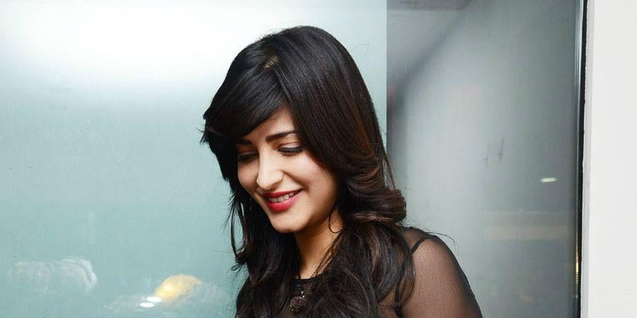 Sruthi Hasan Rare Hot Pics
