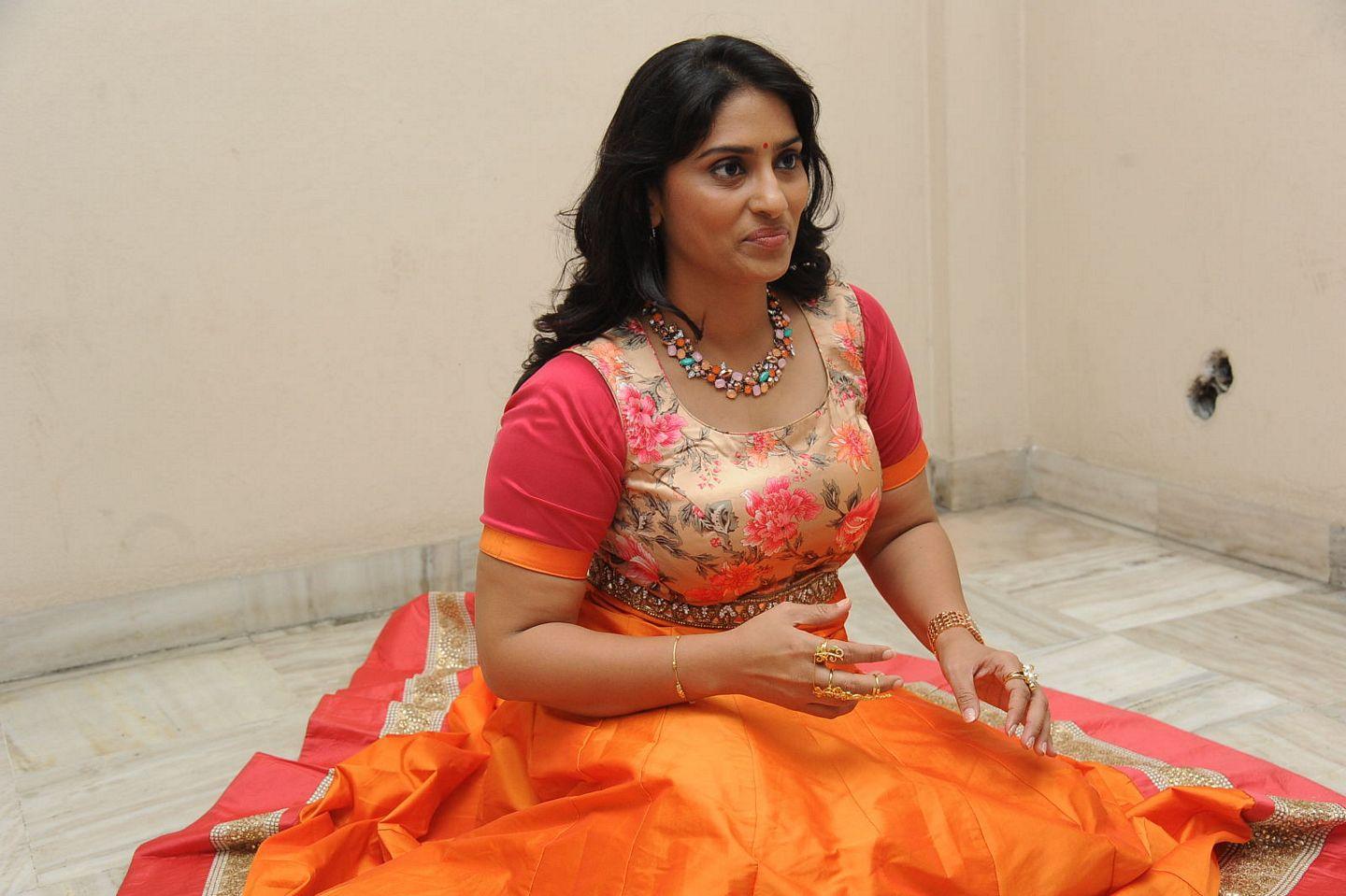 Sudha Sri Spicy Photos