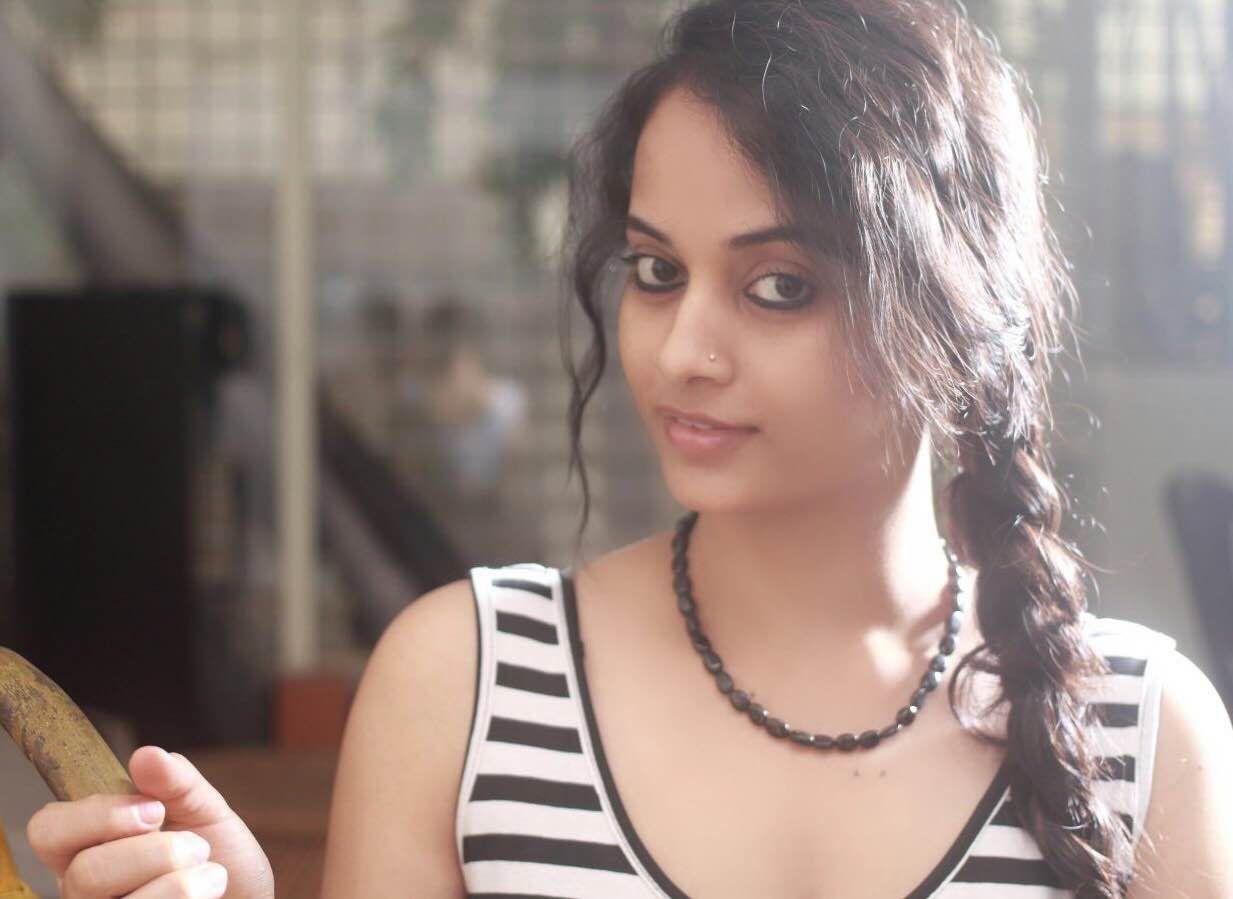 Suja varunee Sexy Pics