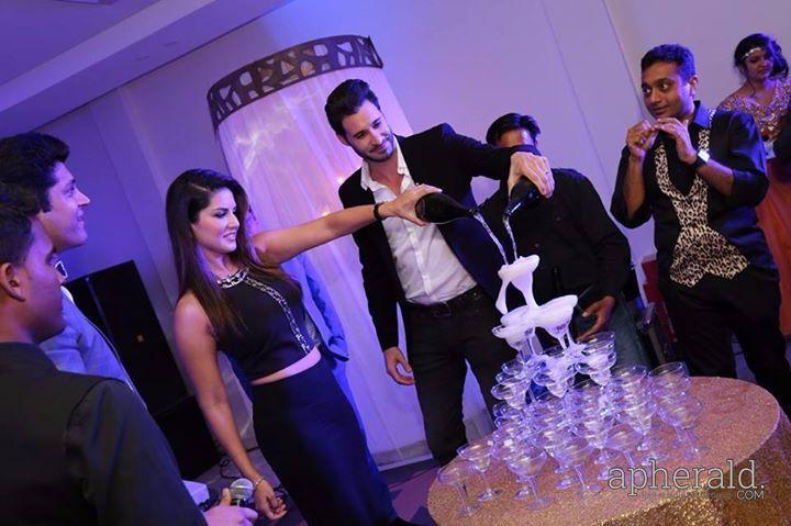 Sunny Leone With His Hubby Pics