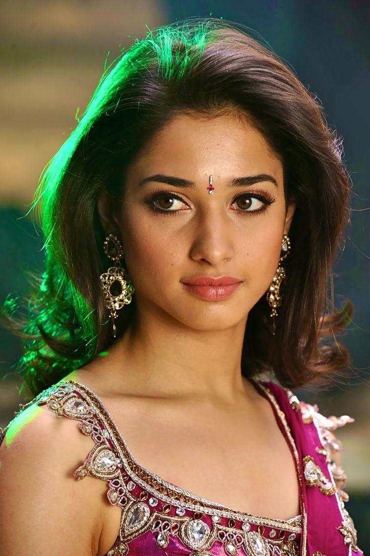 Tamanna Bhatia Hot Navel Pics