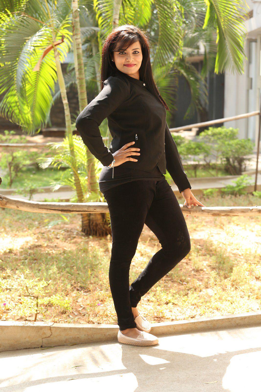 Tanuja Naidu Beatutiful Stills