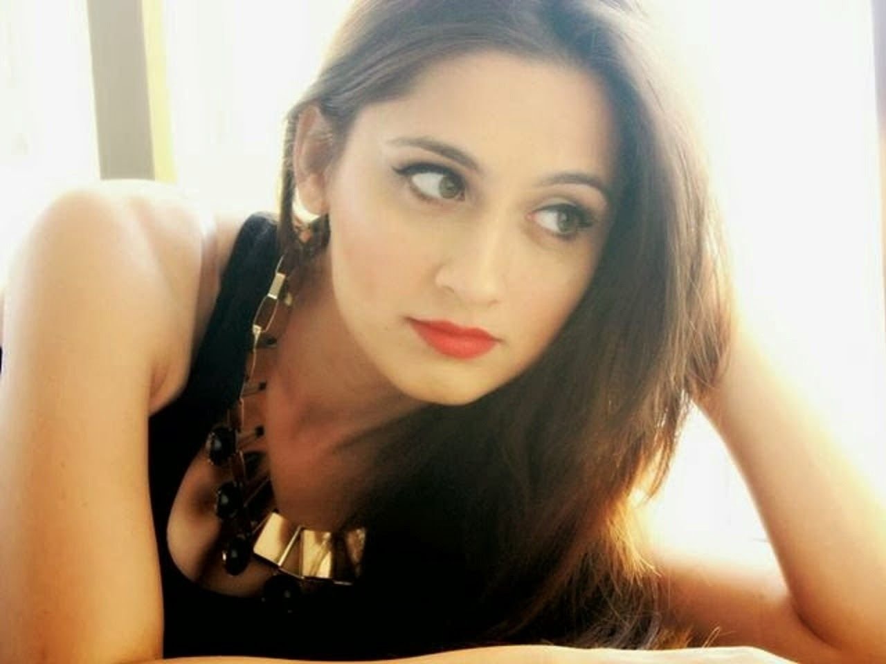 Top Sexiest and Hottest Indian Tv Actresses