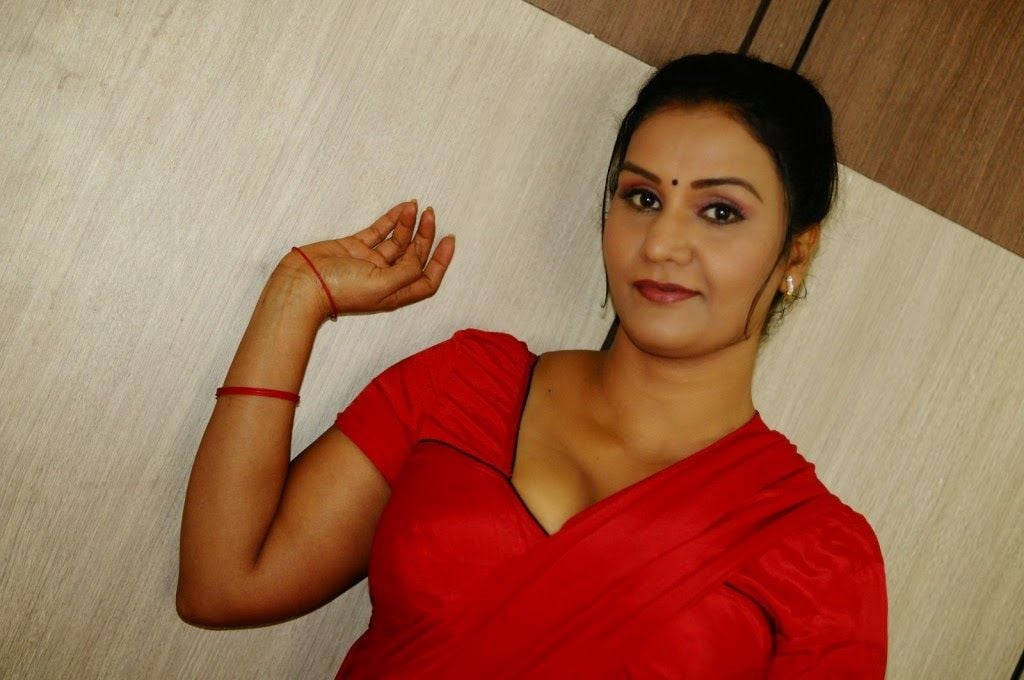 TV Serial Hot Aunty Rare Photos