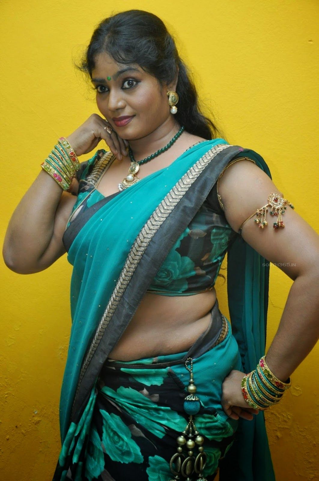 TV Serial Hot Aunty Rare Photos