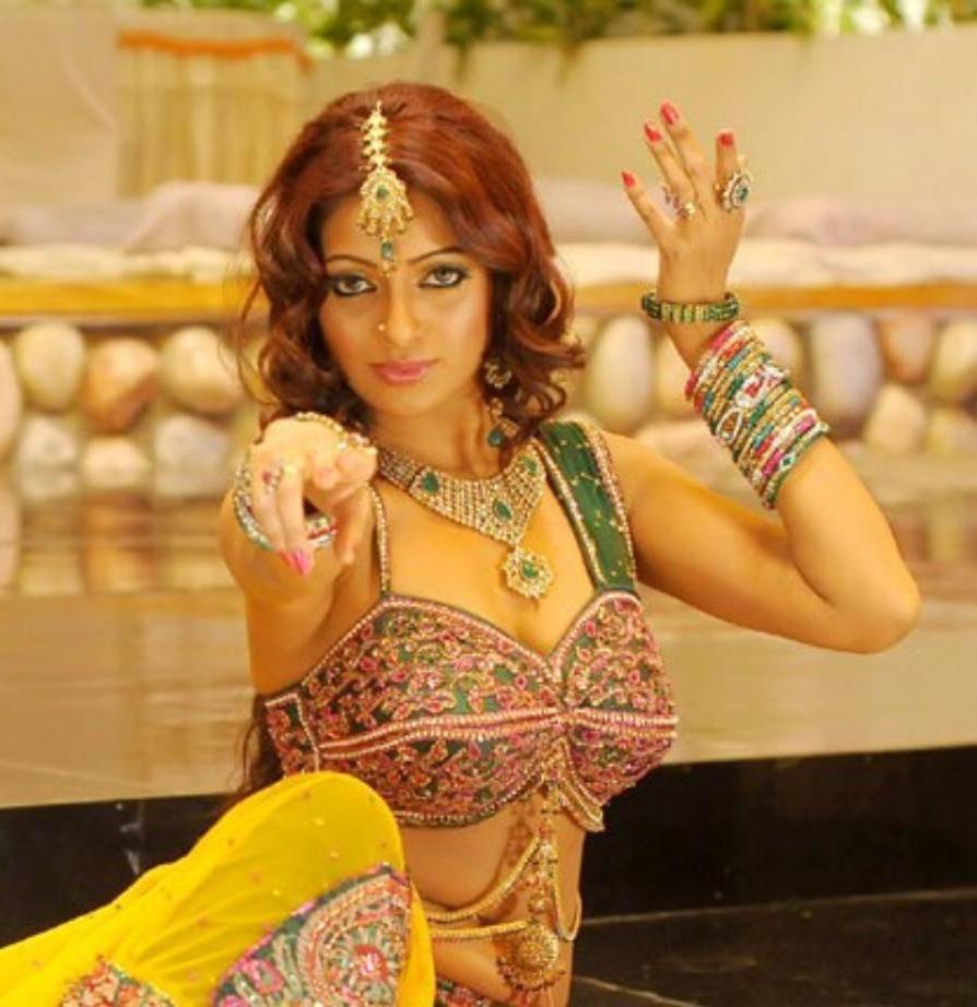 Udaya Bhanu Hot Spicy Pics