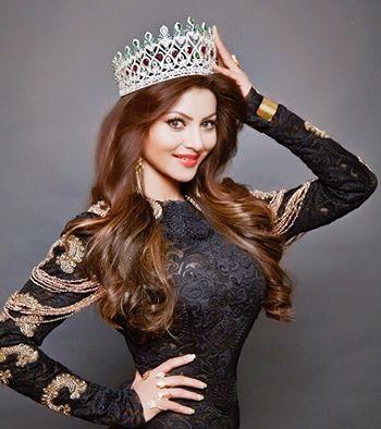 Urvashi Rautela Sexy Stills