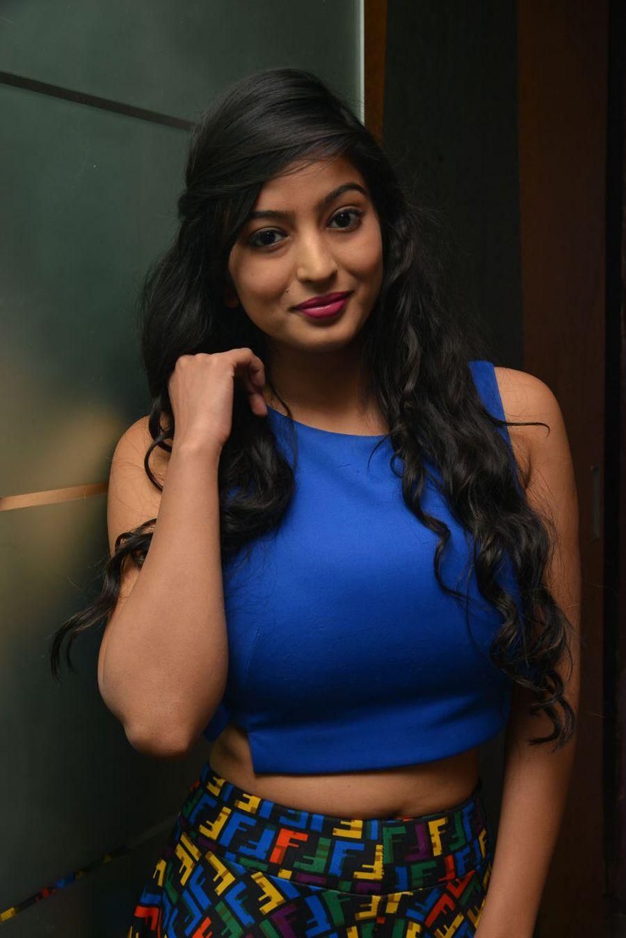 Vaibhavi Joshi Pics