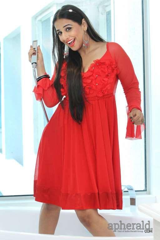 Vidya Balan Beautiful Saree Pics