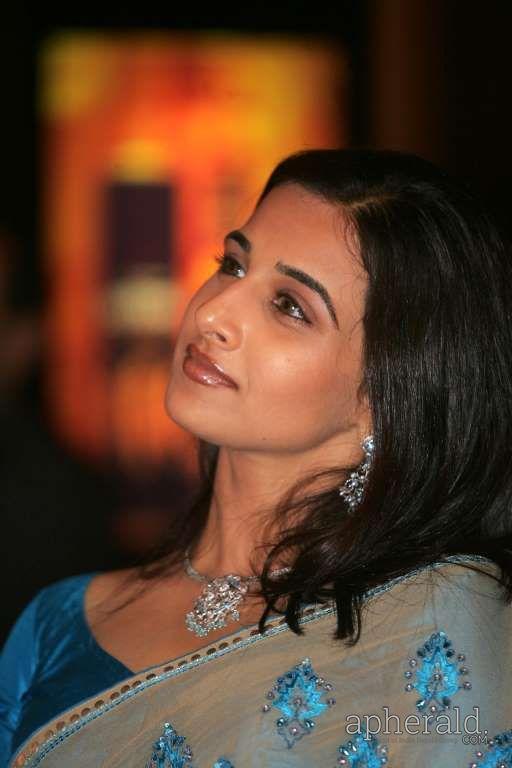 Vidya Balan Beautiful Saree Pics