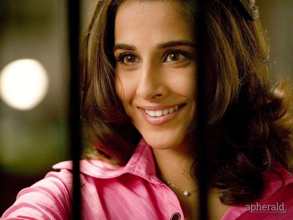 Vidya Balan Beautiful Saree Pics