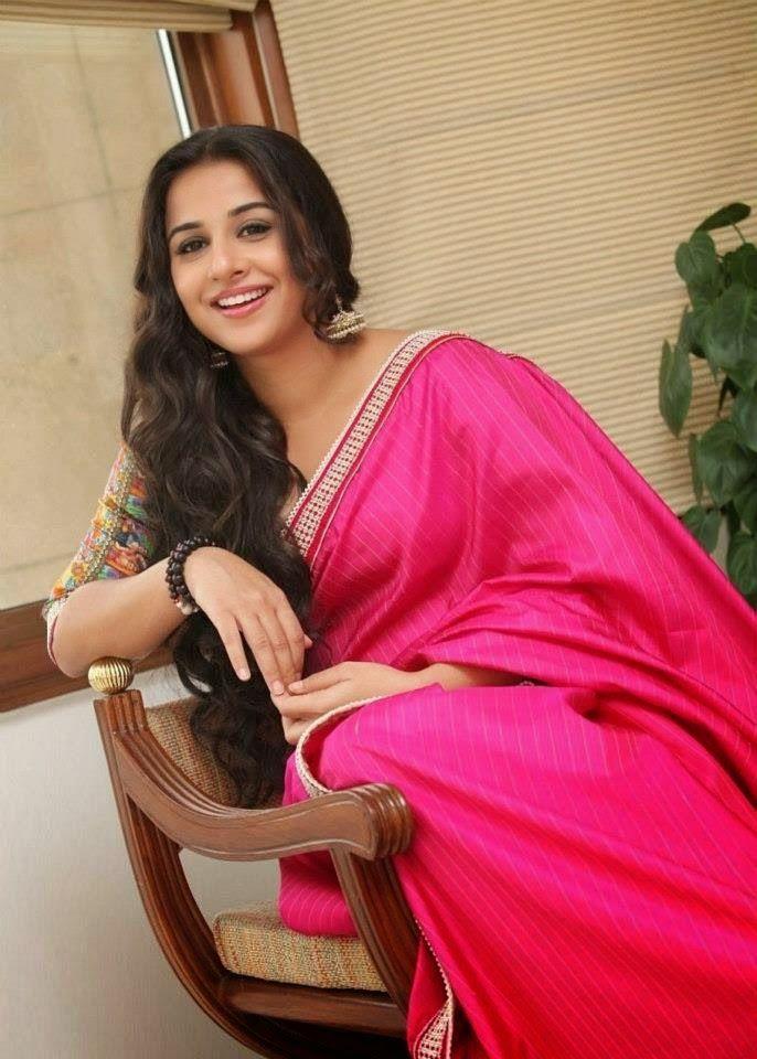 Vidya Balan Hot Saree Pics