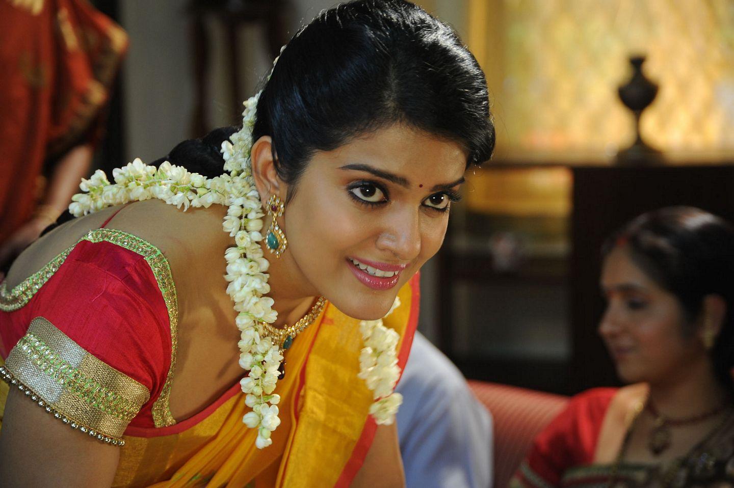 vishakha singh Cute Pics