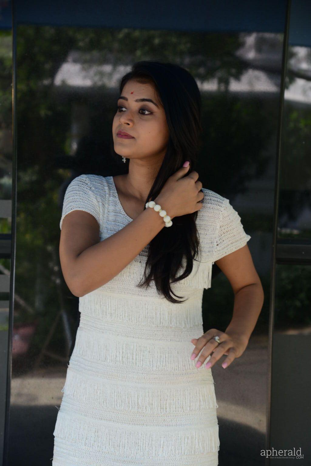 yamini bhaskar Beautiful Images
