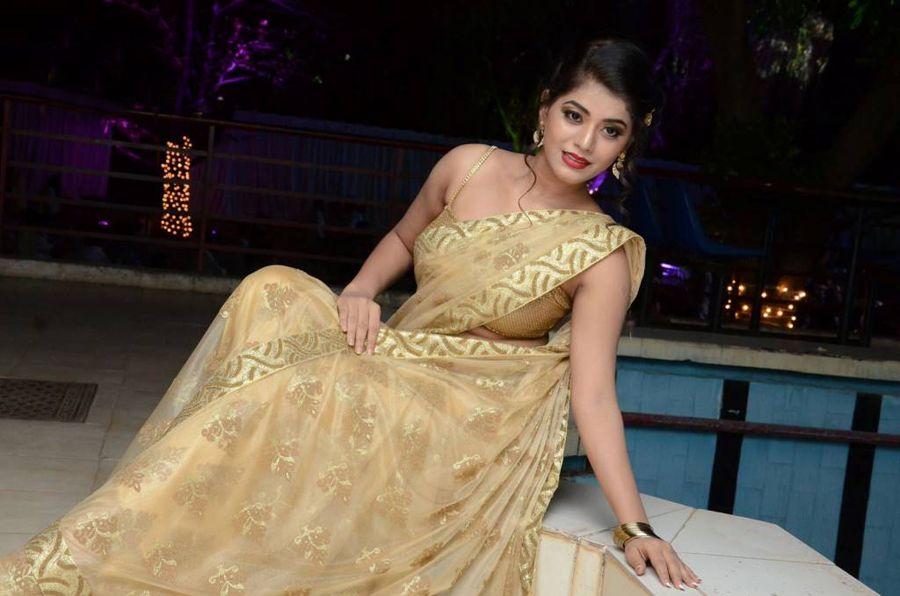Actress Yamini Bhasker Latest Photos