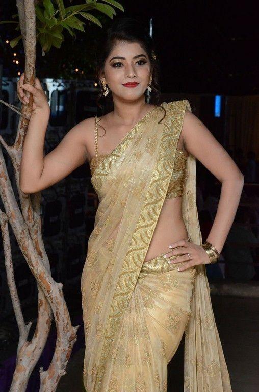 Actress Yamini Bhasker Latest Photos