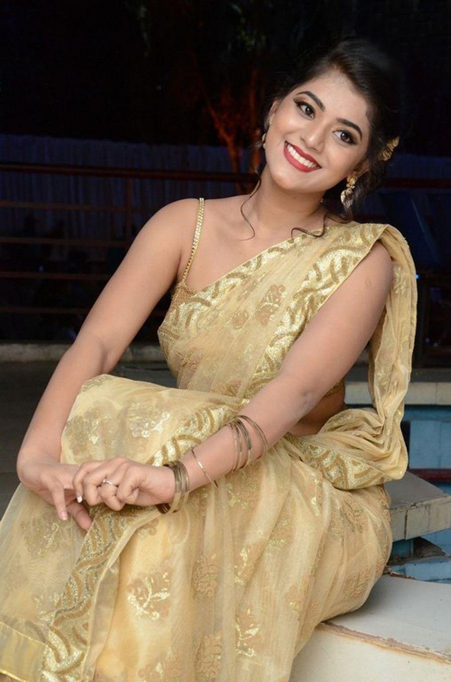 Actress Yamini Bhasker Latest Photos