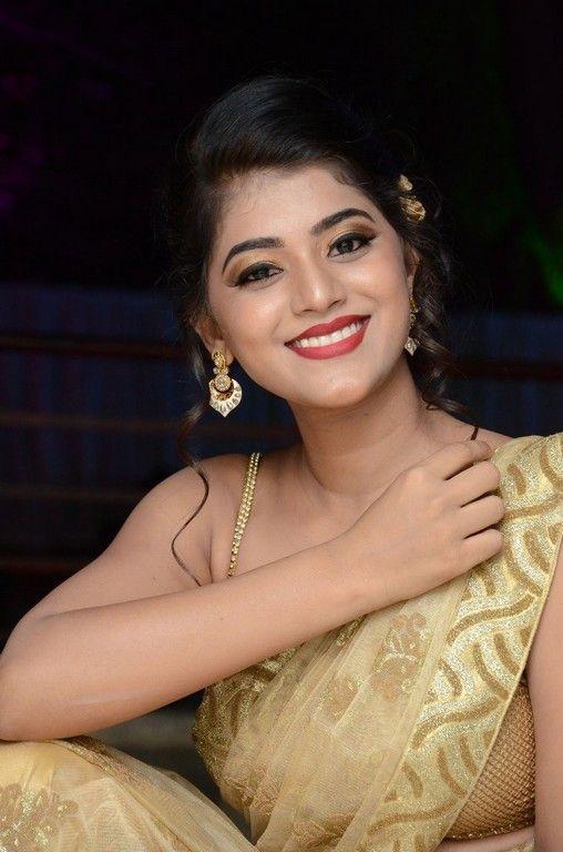 Actress Yamini Bhasker Latest Photos