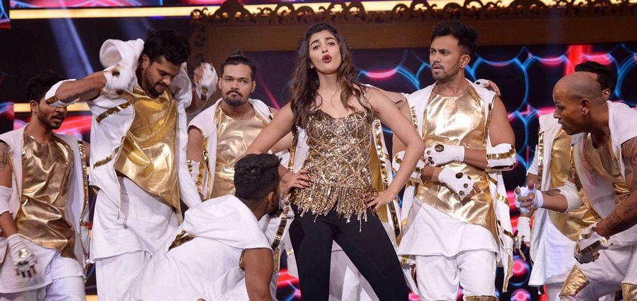 #SIIMA - All the Glam and Glitz 2017 Photos!