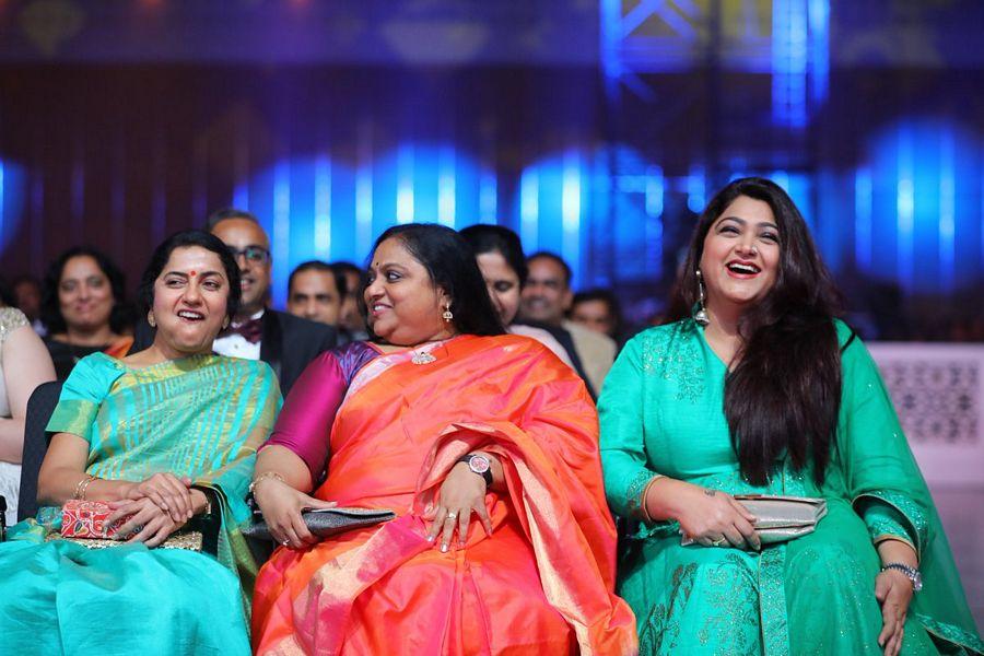 #SIIMA - All the Glam and Glitz 2017 Photos!