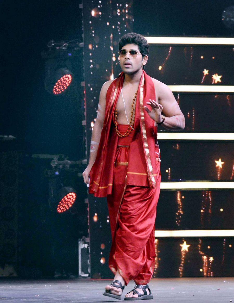 #SIIMA - All the Glam and Glitz 2017 Photos!