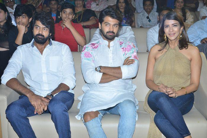 24 Kisses Audio Function Photos