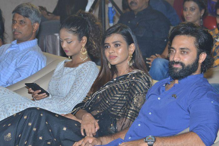 24 Kisses Audio Function Photos