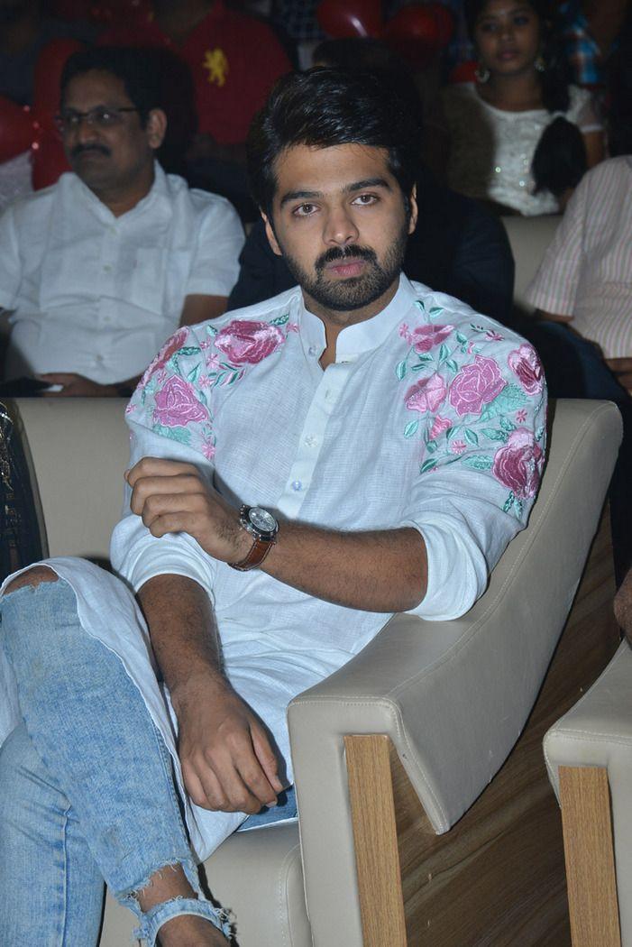 24 Kisses Audio Function Photos