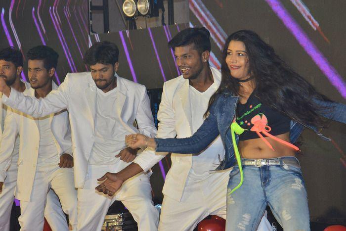 24 Kisses Audio Function Photos