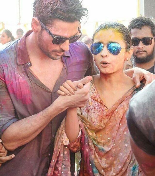 Actors Celebrate Holi 2017 Photos