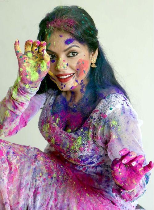 Actors Celebrate Holi 2017 Photos