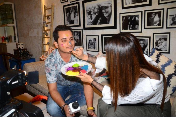 Actors Celebrate Holi 2017 Photos