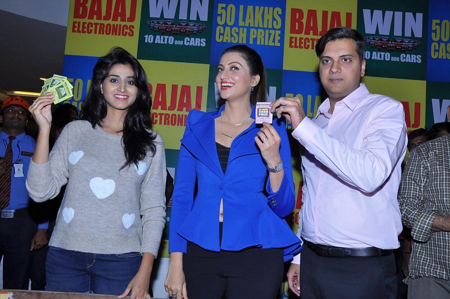 Actrees Hamsa Nandini And Shamili Swondaryarajan Bajaj Electronics Bumper Draw
