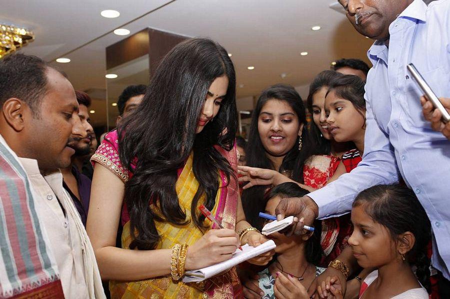 Actress Adah Sharma Launch Saree Niketan Photos