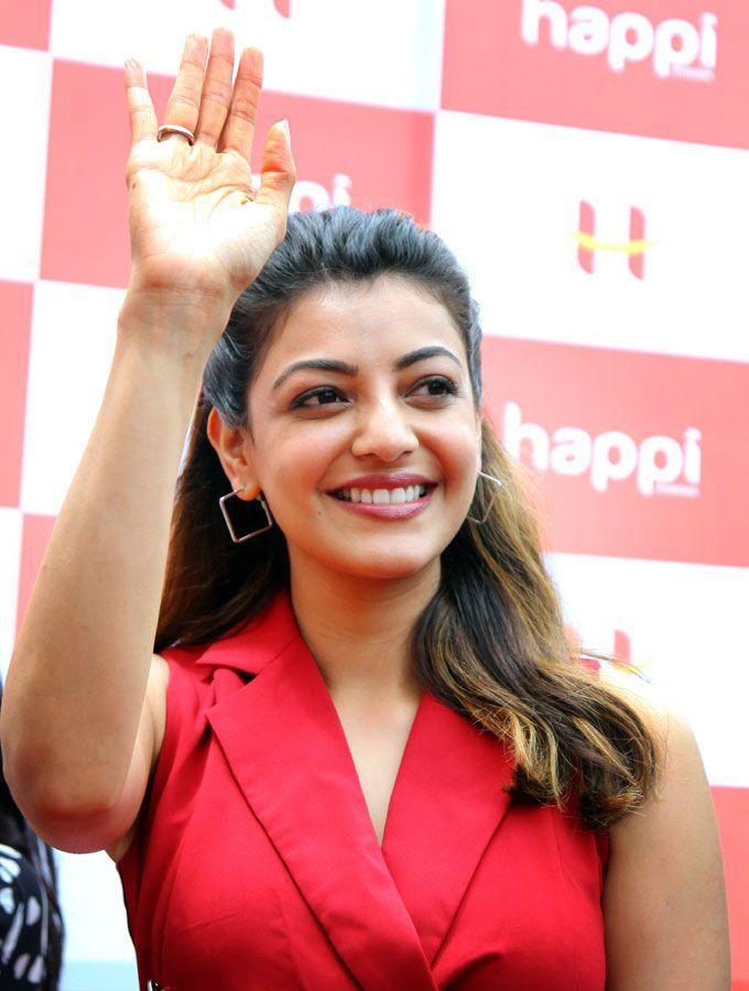 Actress Kajal Aggarwal Launches HAPPI Mobiles Store In Hanamkonda