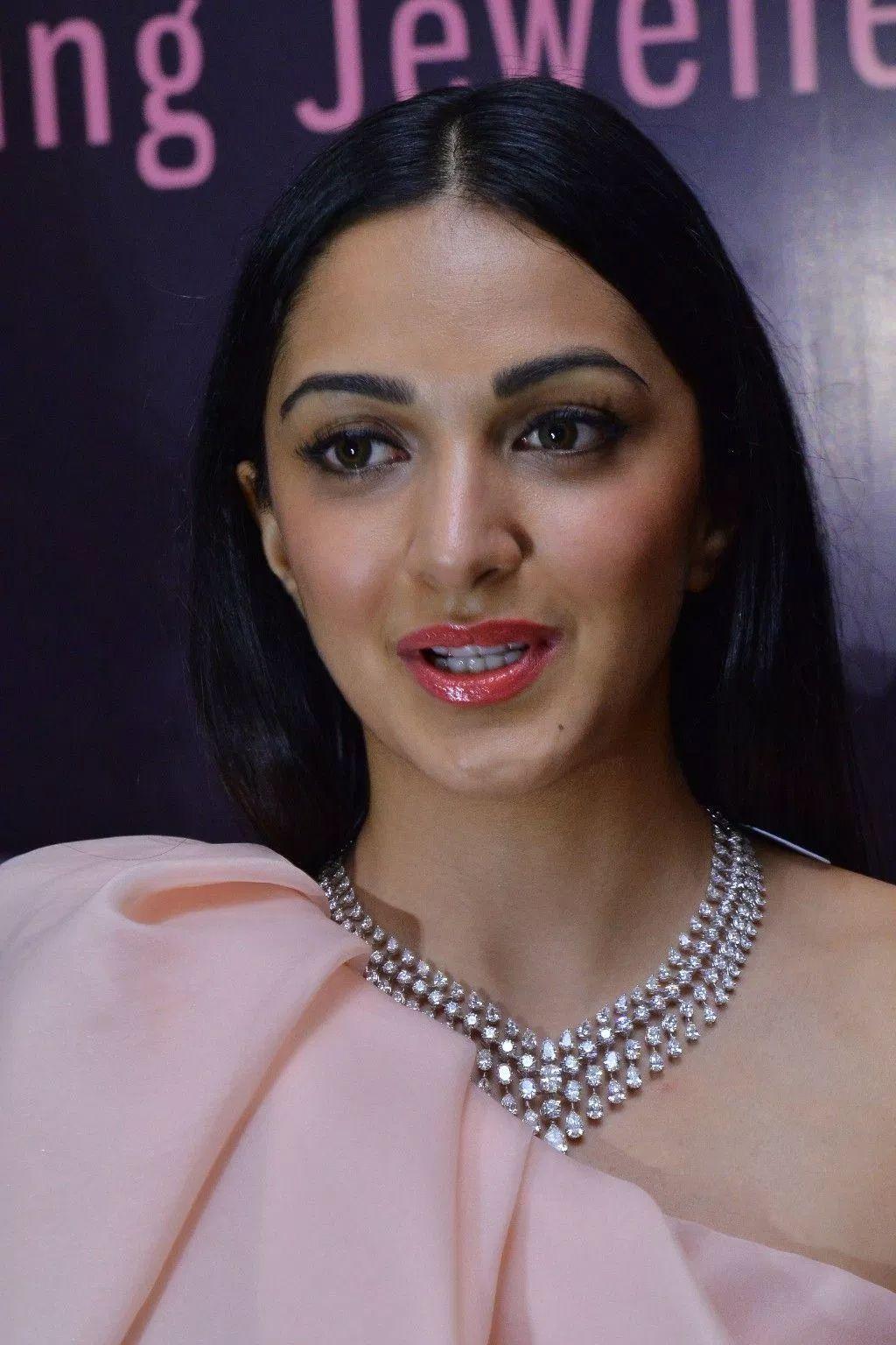 Actress Kiara Advani Stills From The Statement Wedding Jewellery Exhibit Launch