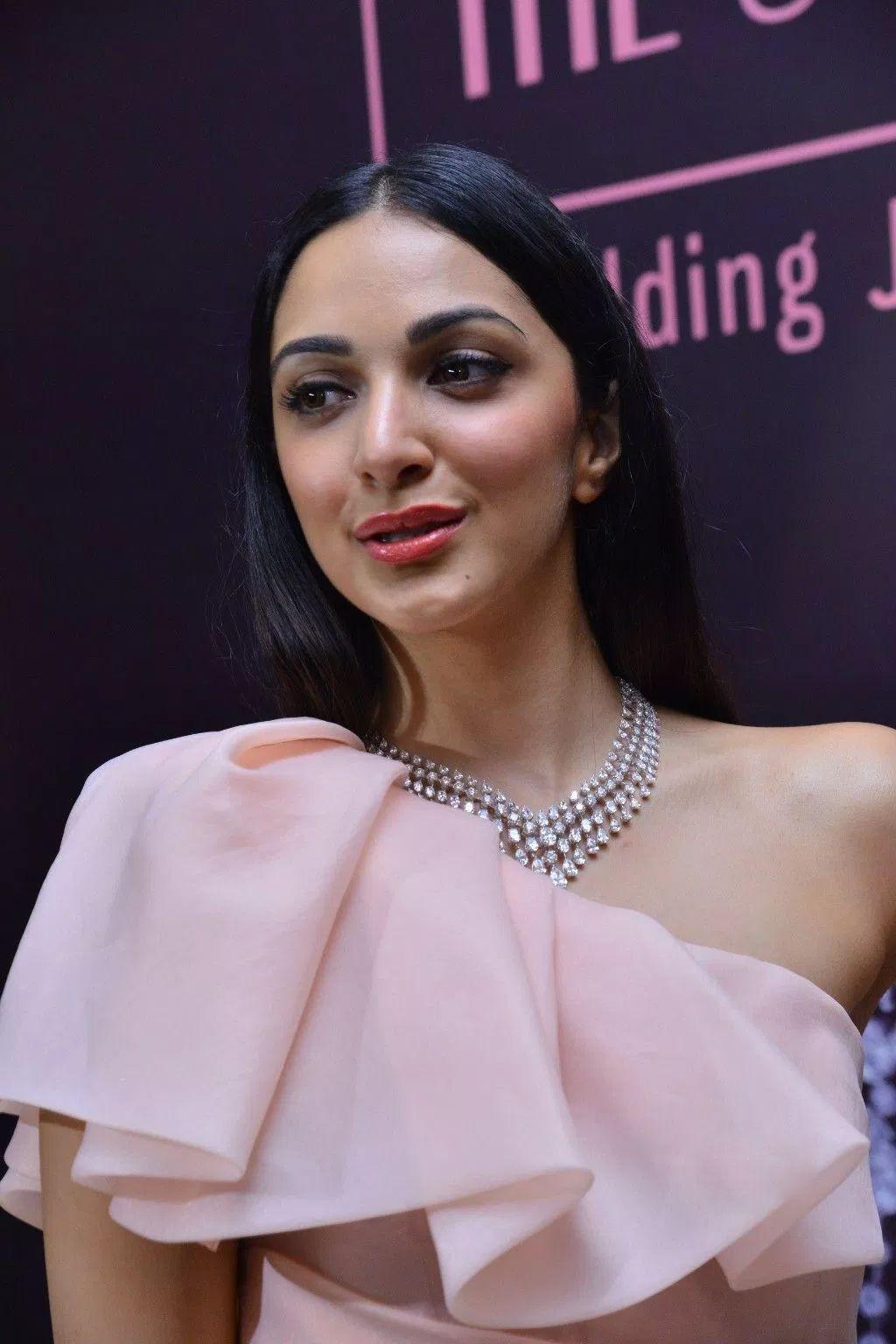 Actress Kiara Advani Stills From The Statement Wedding Jewellery Exhibit Launch
