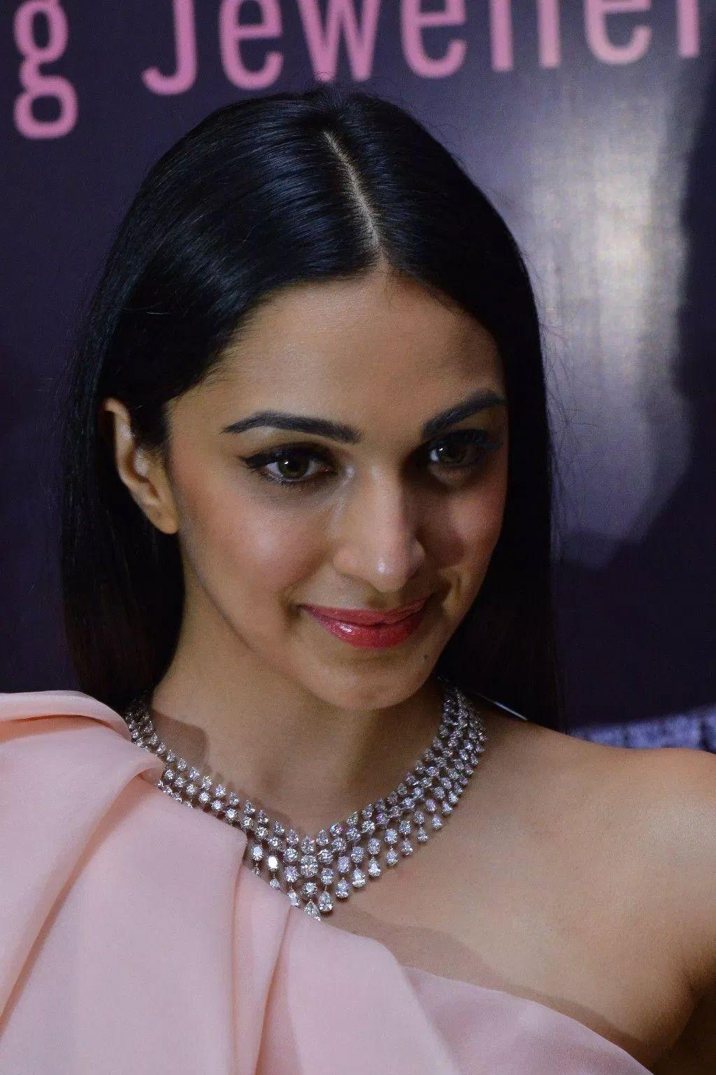 Actress Kiara Advani Stills From The Statement Wedding Jewellery Exhibit Launch